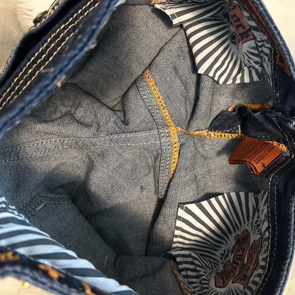 Rock Revival Jean Shorts - Betty Cut - Picture 12 of 16